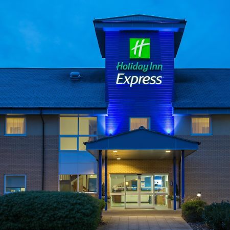 Holiday Inn Express Braintree By Ihg Exterior foto