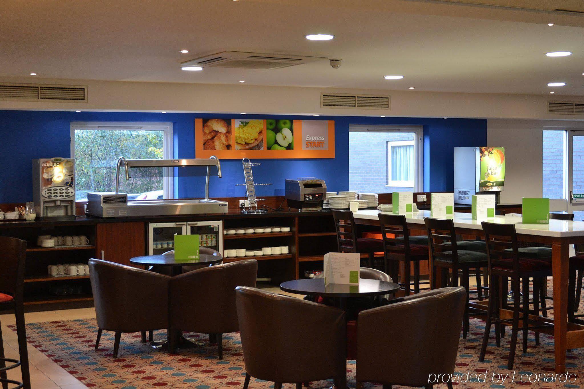 Holiday Inn Express Braintree By Ihg Exterior foto