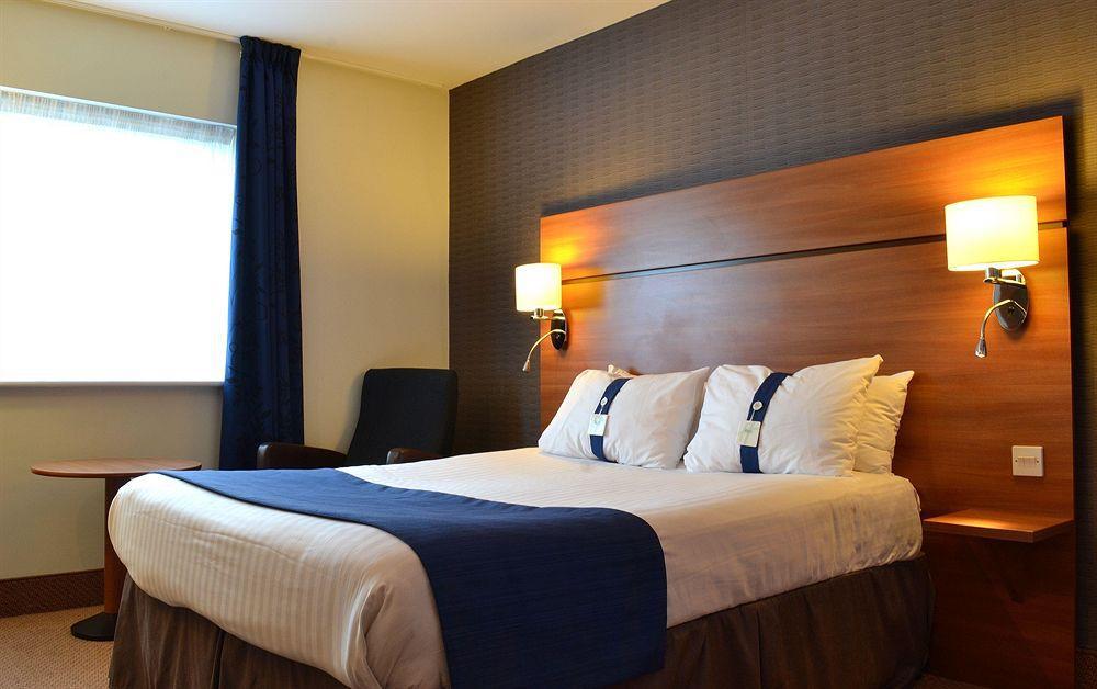 Holiday Inn Express Braintree By Ihg Exterior foto
