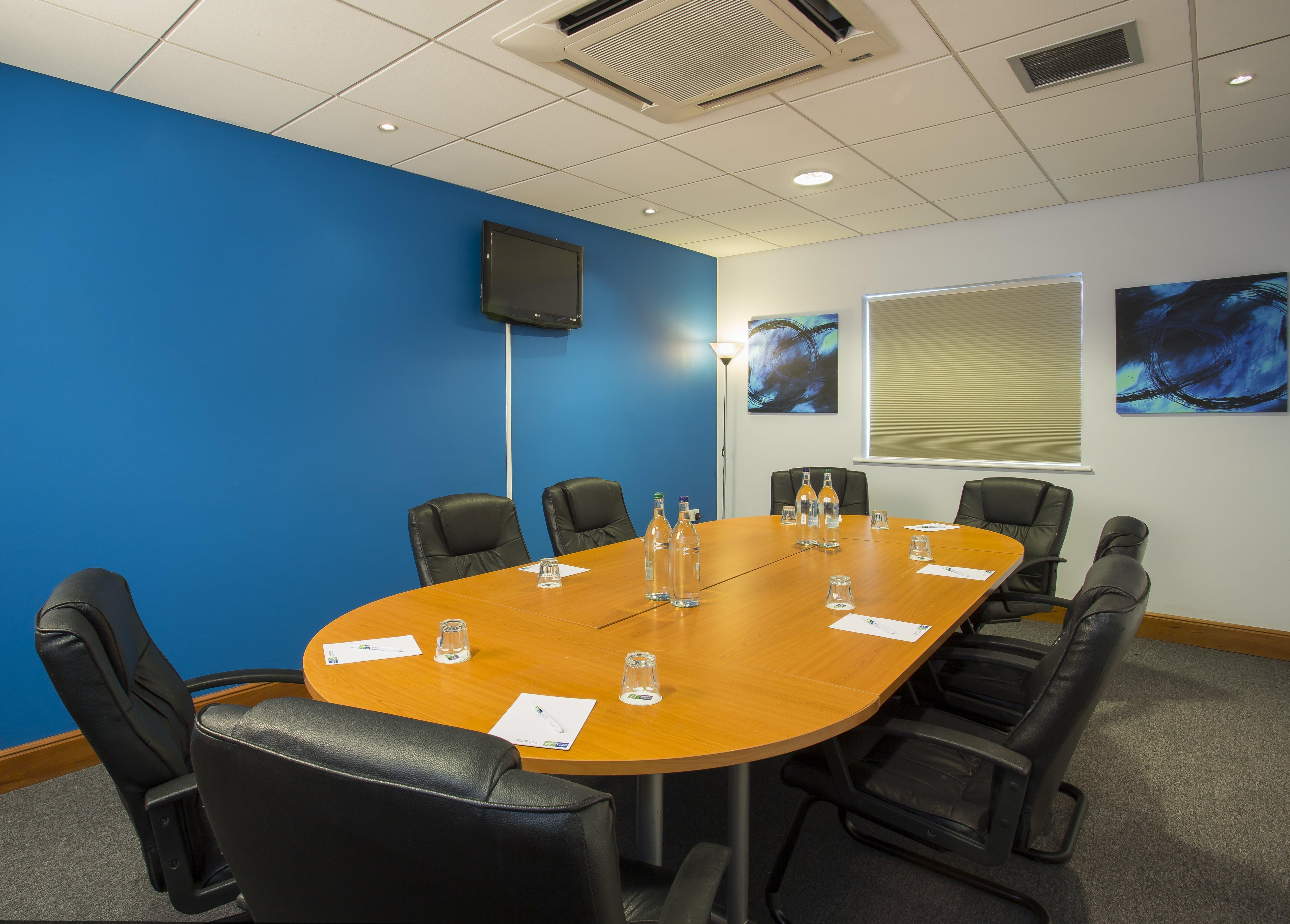 Holiday Inn Express Braintree By Ihg Exterior foto
