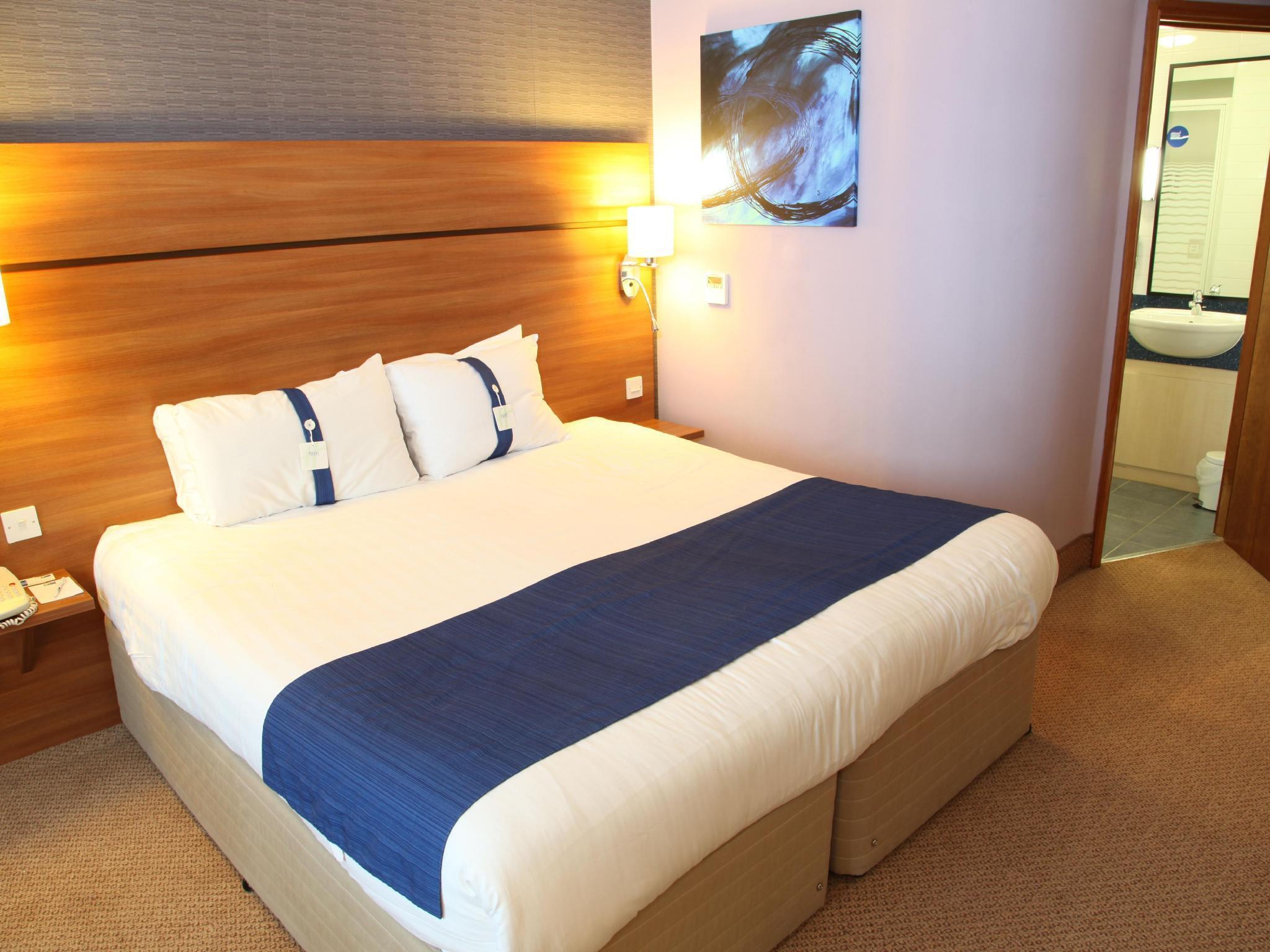 Holiday Inn Express Braintree By Ihg Exterior foto