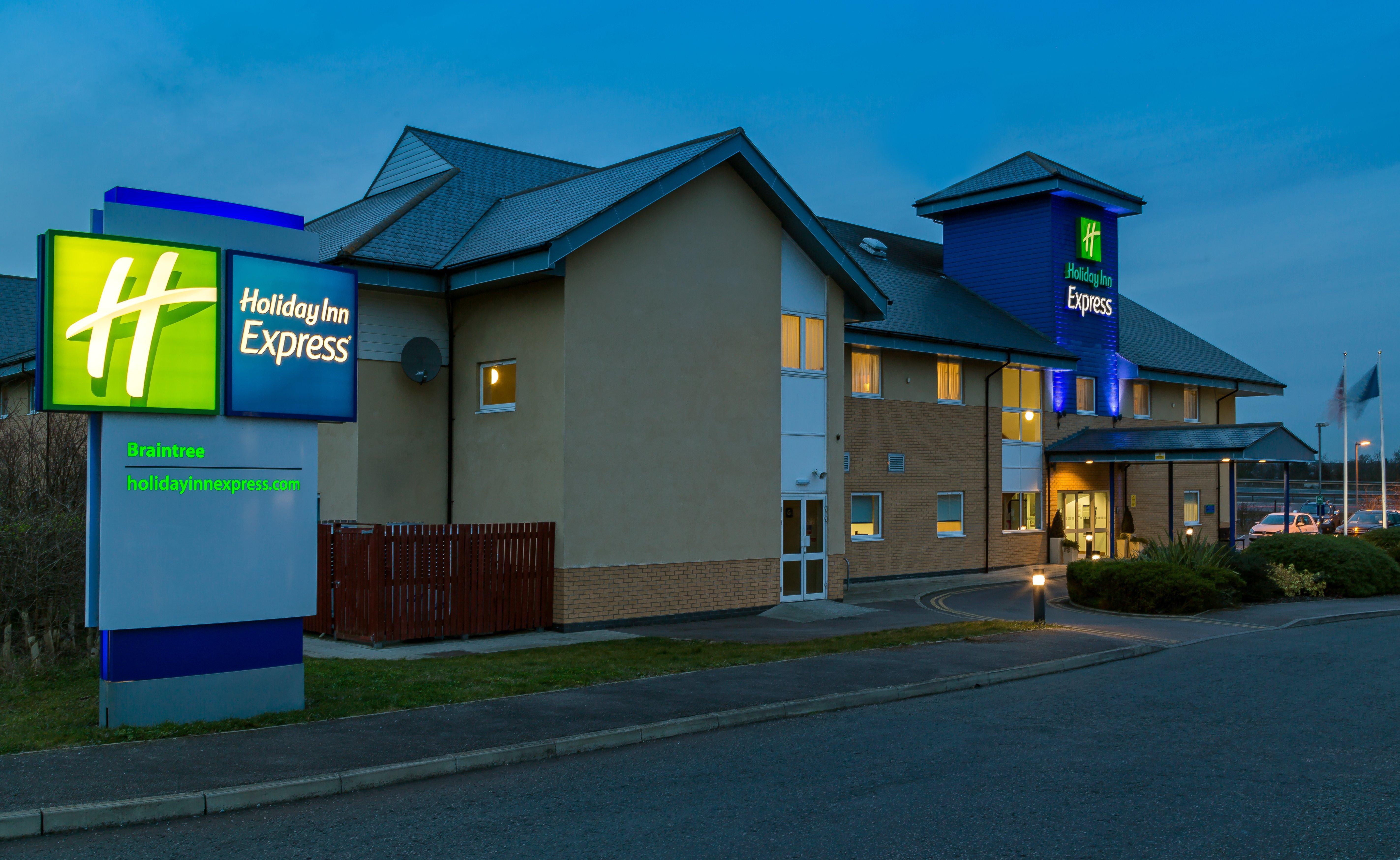 Holiday Inn Express Braintree By Ihg Exterior foto