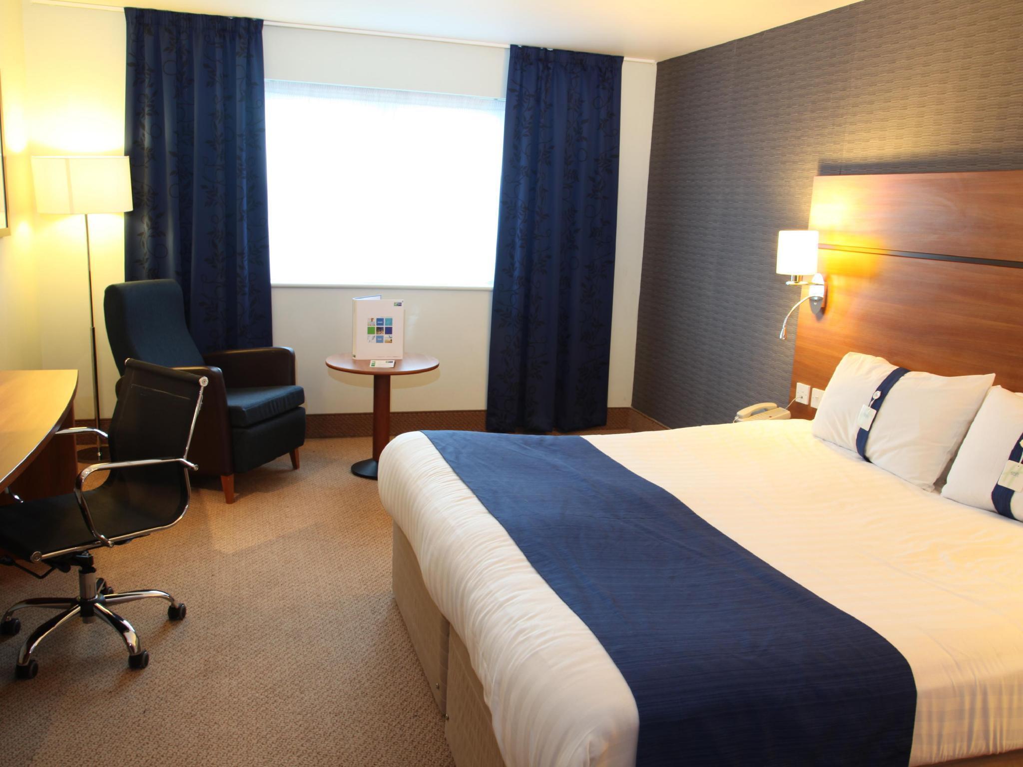 Holiday Inn Express Braintree By Ihg Exterior foto
